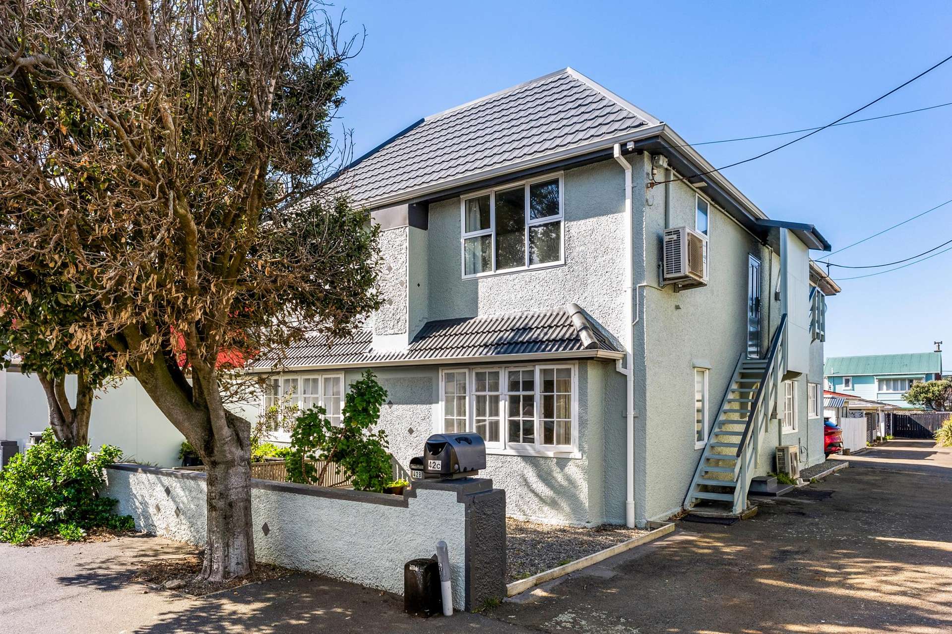 42B Apu Crescent Lyall Bay_0