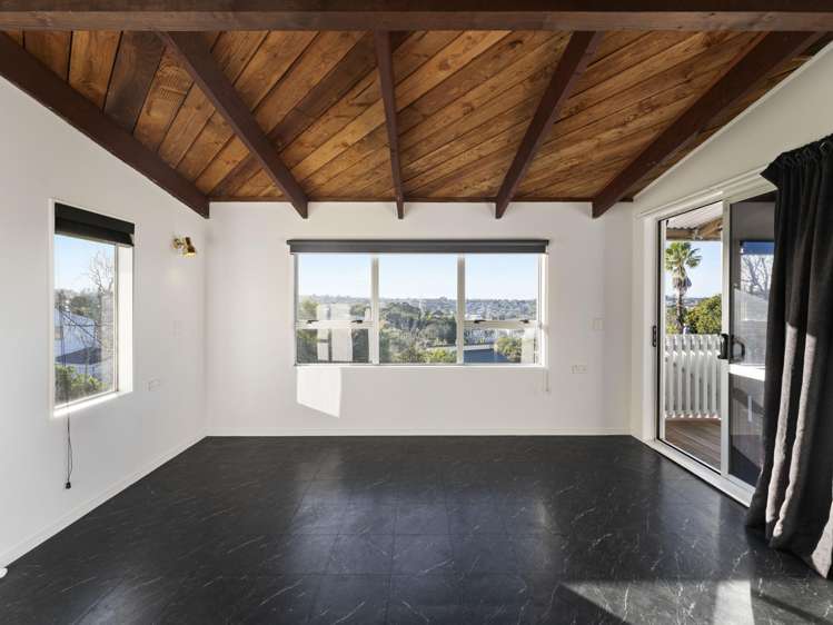 10 Lilburn Crescent Massey_12