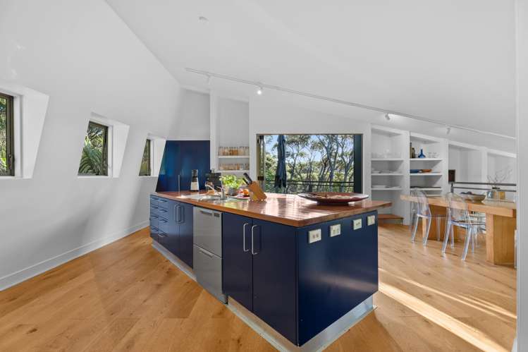 61 Victoria Road South Onetangi_14