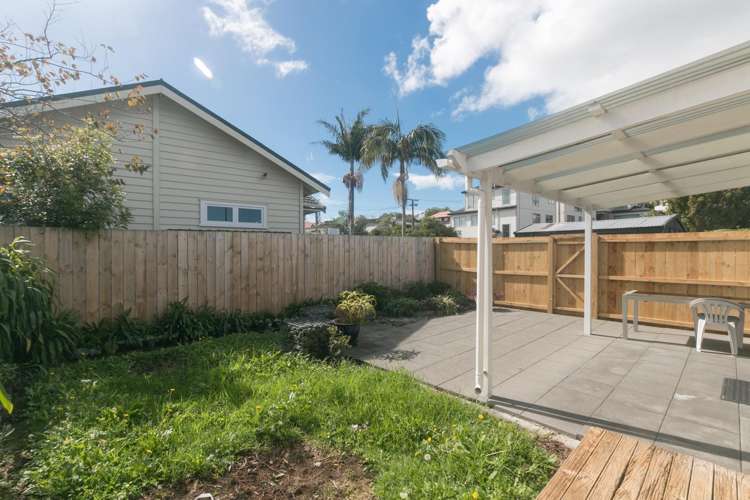 1/10 Robert Street 1660_12