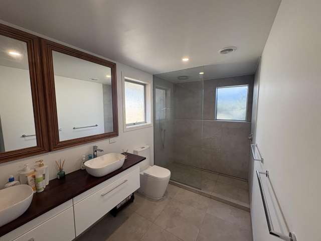 2/4A Arapiki Road 10816_3