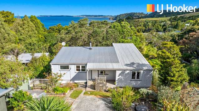 Cute Bach in Matheson Bay