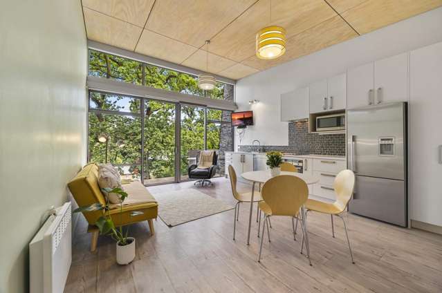 Modern, Private & Perfectly Positioned