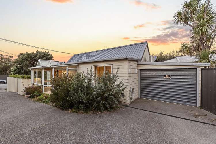 8a Nayland Street Sumner_21