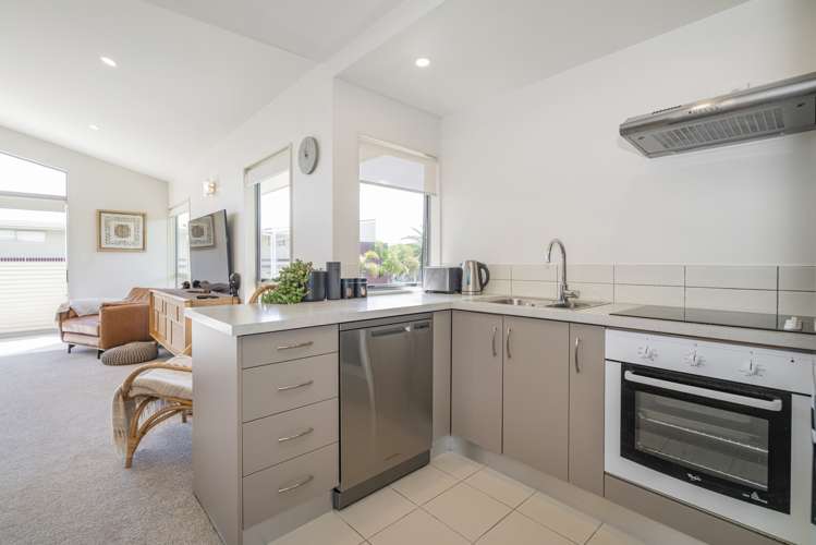 67/18 Eyre Street Whitianga_13