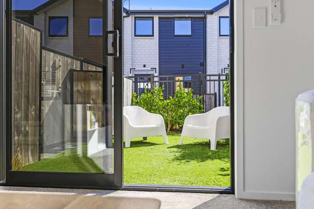 4/170 Don Buck Road Massey_3