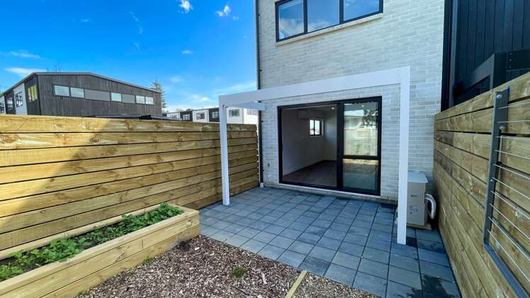 11 Whanui Place Māngere Bridge_10