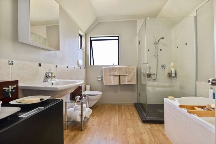 2/1 Derry Street Greenlane_16