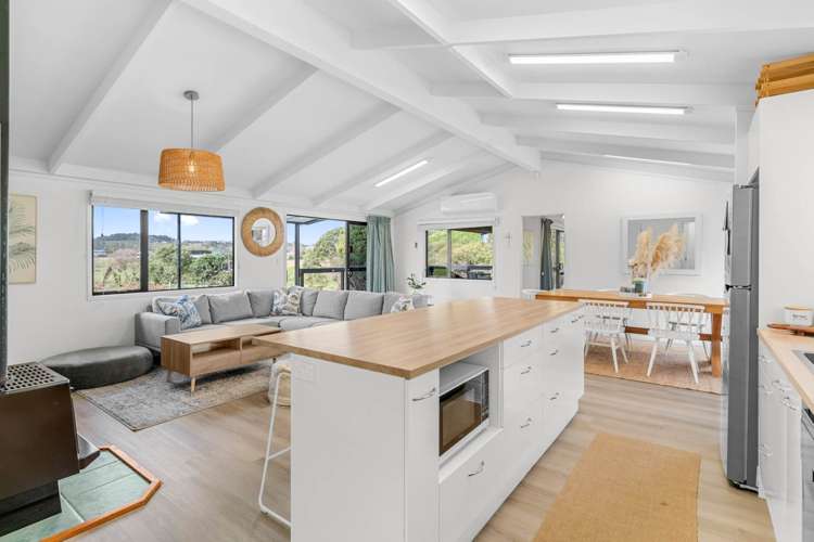 1951 Cove Road Mangawhai_49