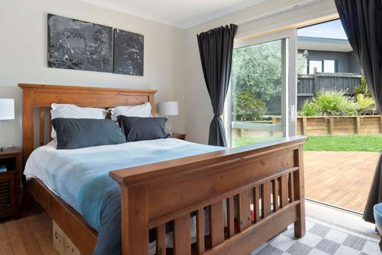 6 Packham Place Beach Haven_8