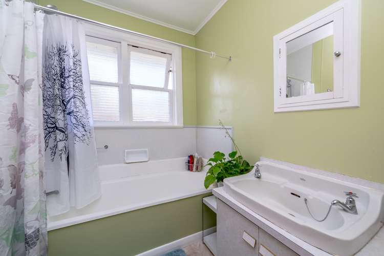 57 Intermediate Street Solway_13