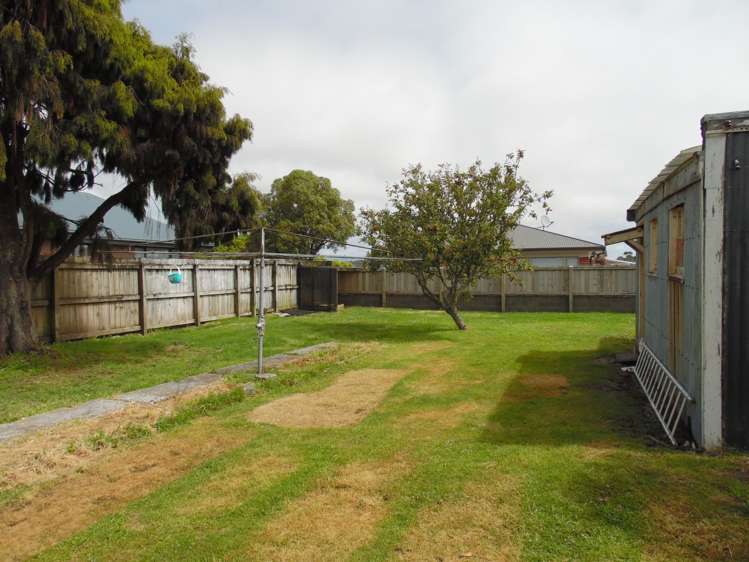 215 Hampden Street Hokitika_15