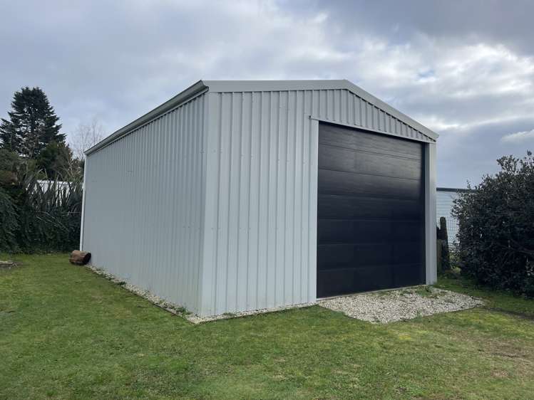 3 Lake Road Mangakino_17