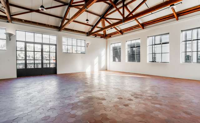 127 sqm City Fringe Stylish Mezzanine Office