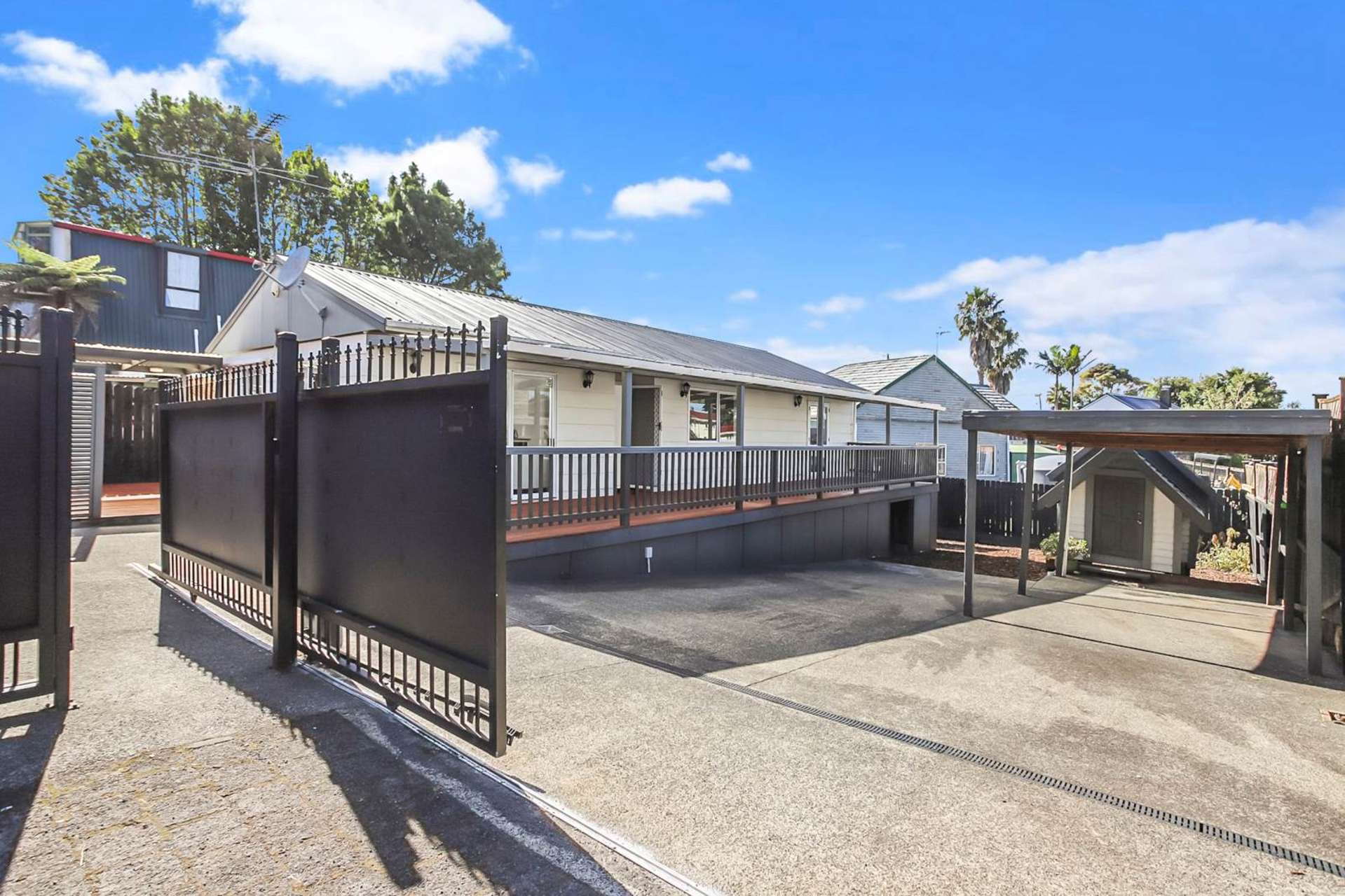 12a Owairaka Avenue Mount Albert_0