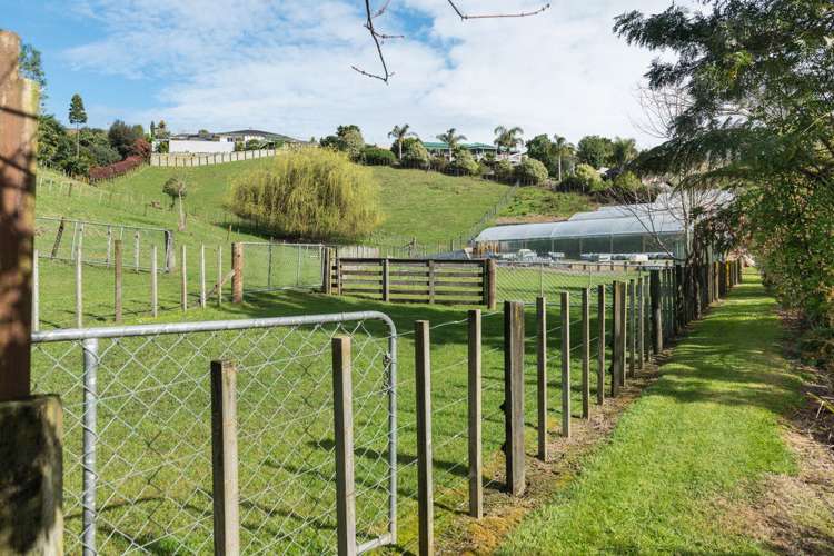 6 Greenstone Way Hairini_11