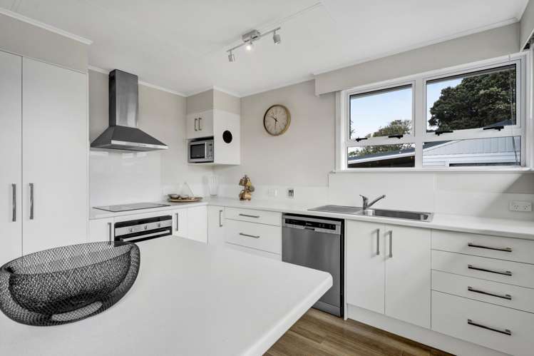 114 Fairfield Road Hawera_6