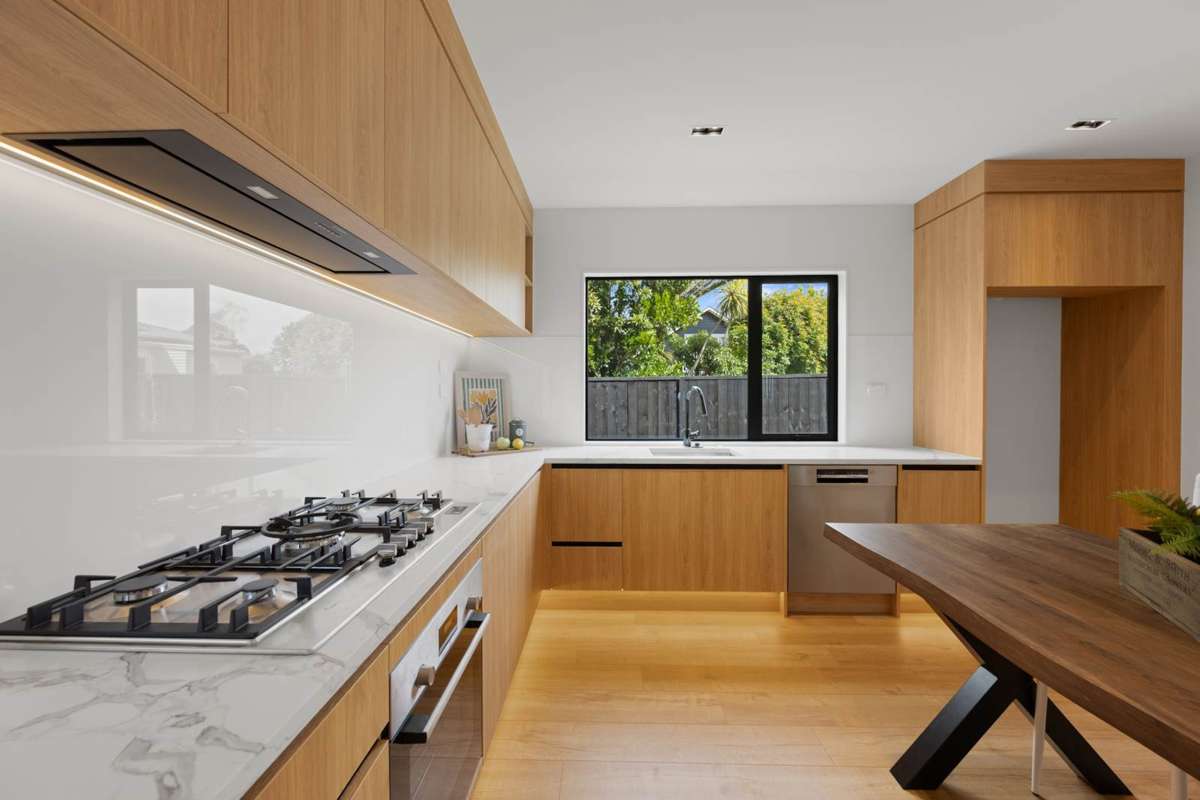 2 Hollywood Avenue_1