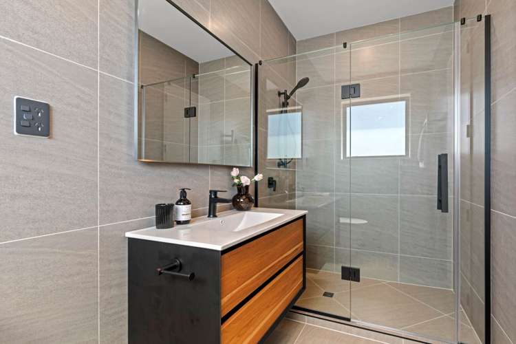 51 Parkland Loop Wainui_11