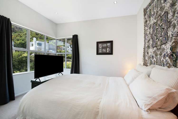 35 Saddleback Grove Karori_18