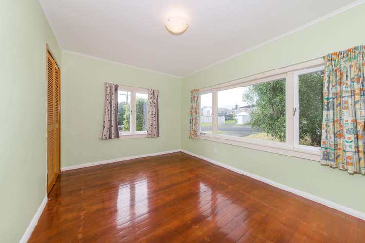 14 Kokiri Street Te Atatu South_18