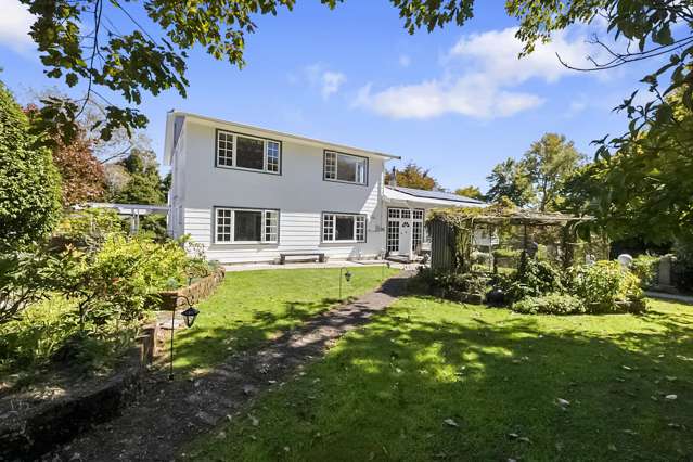 1324 Egmont Road Egmont Village_3