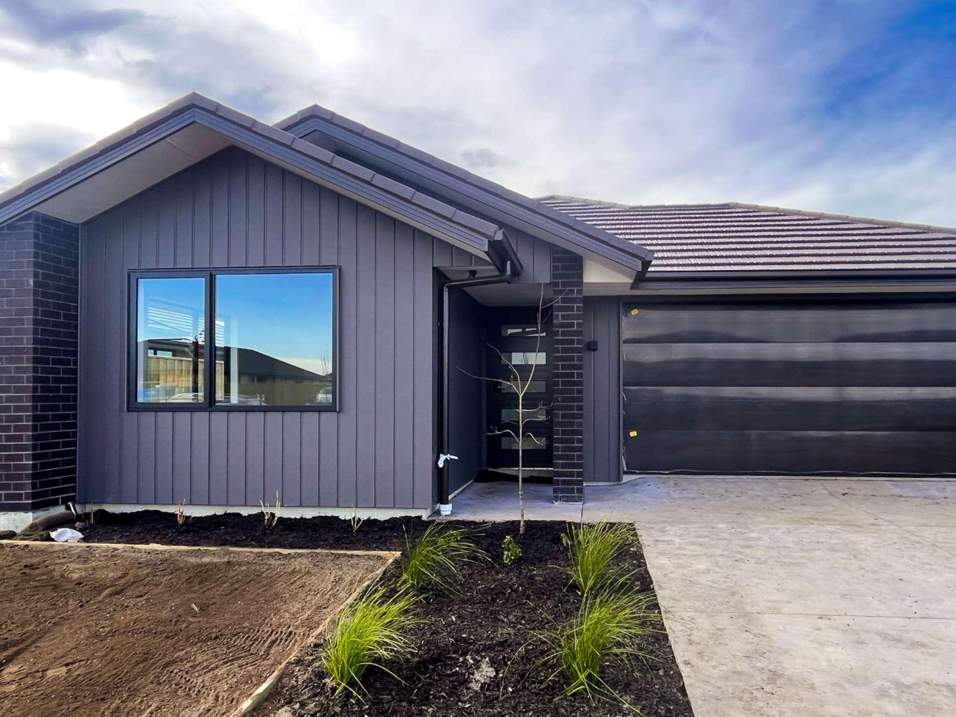 185 Faringdon Boulevard Rolleston_0