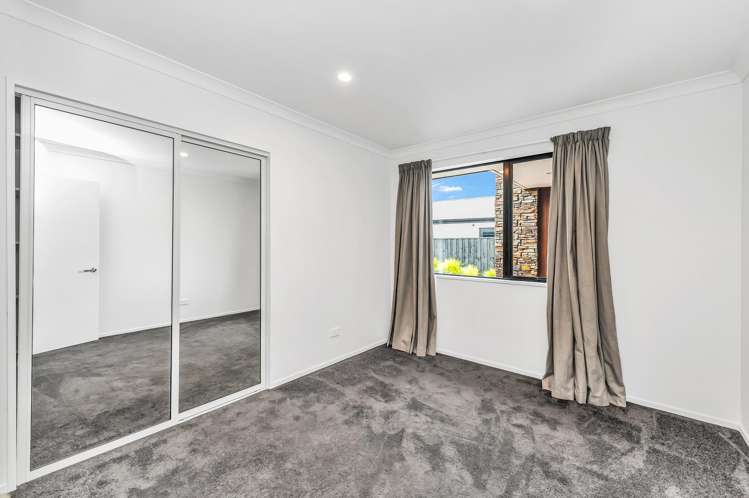 29 Irvines Track Halswell_14