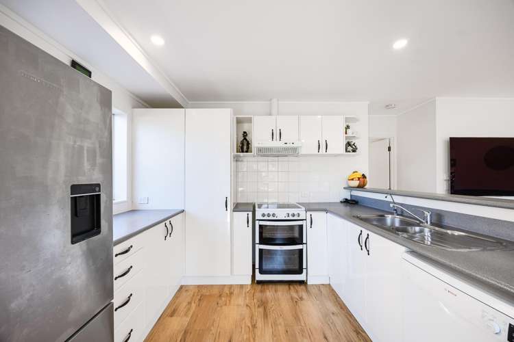 5 Shadon Place Stanmore Bay_2
