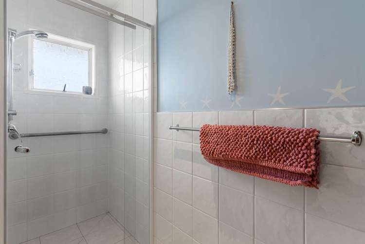 22 Taitua Drive Te Atatu South_15