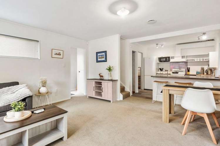 4/163 Queens Drive Lyall Bay_4