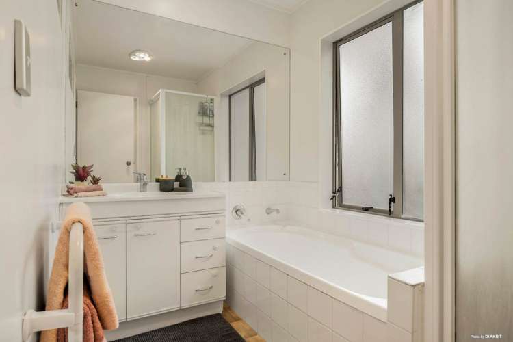 38 Earnslaw Crescent Clover Park_10