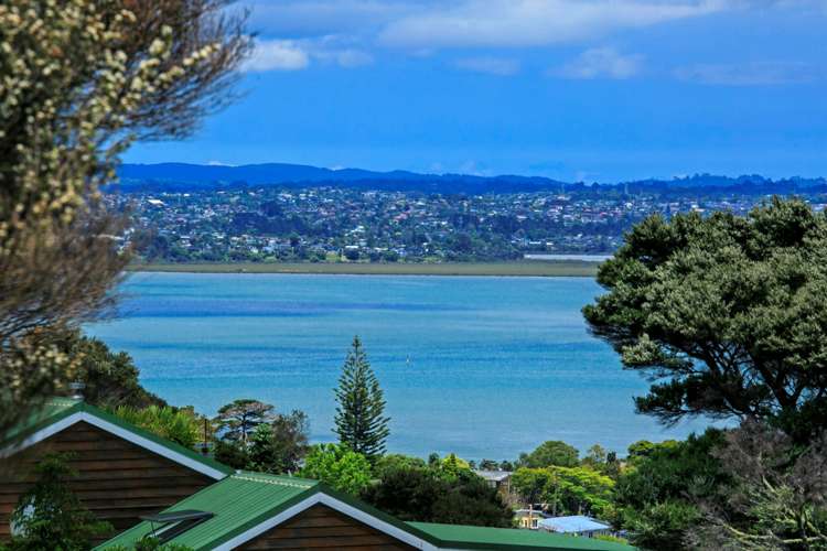 7 Pluto Place Beach Haven_0