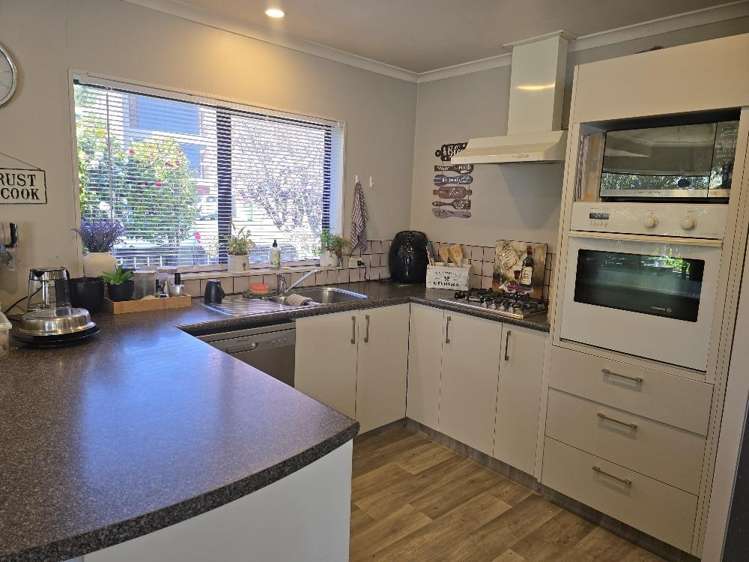 50 Arrowsmith Avenue 1140_1