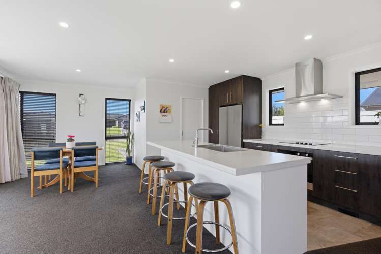 31 Honeyfield Drive Whalers Gate_5