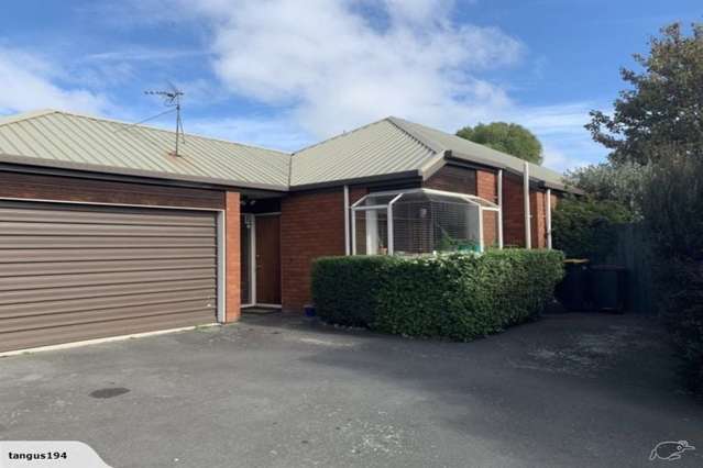 Charming 3 bedroom home in prime location