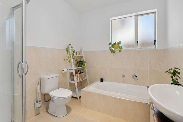 74 Baverstock Road Flat Bush_17