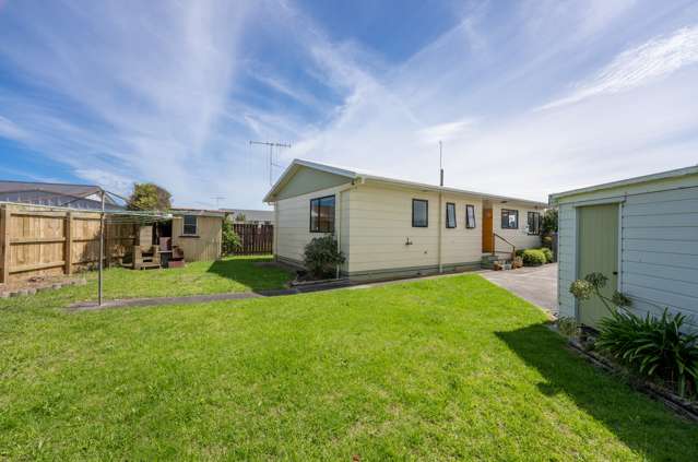 11 Simcox Street Otaki Beach_1