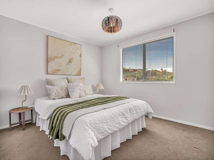 7 Panzic Place Glen Eden_12