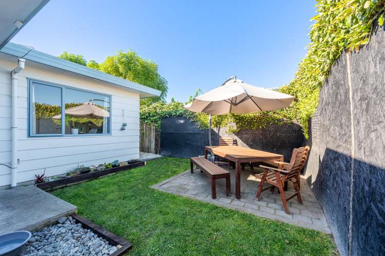 2/237 Georges Drive Napier South_13