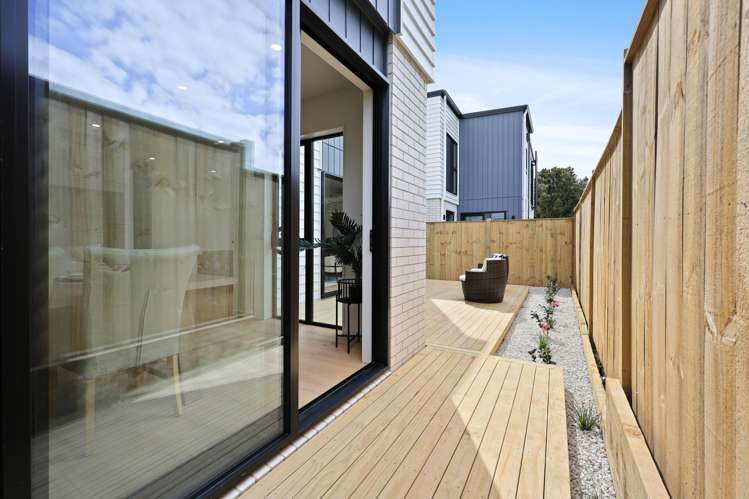 12B Butley Drive Farm Cove_41