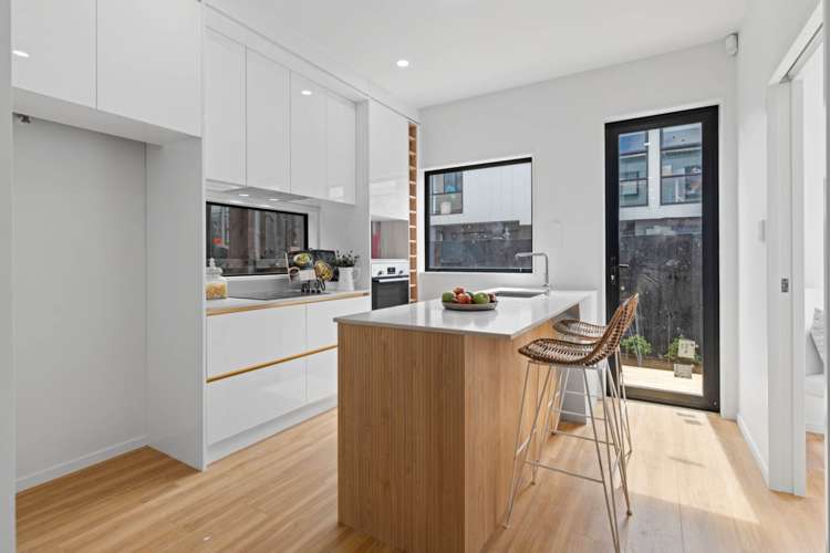 10 Bagnall Avenue Pt England_5