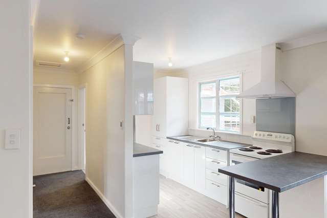  14 Larsen Court Takaro_2