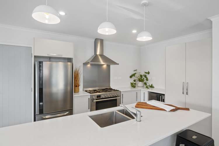 1 Benmore Crescent Pyes Pa_5