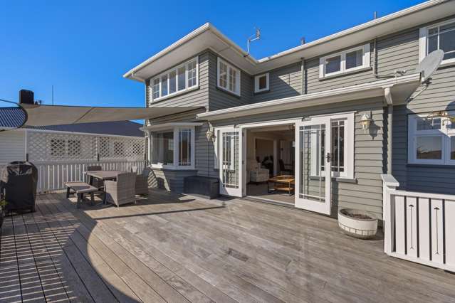 A Timeless Classic in a Premier Strandon Setting