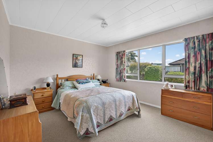 13A Bowling Road Greenmeadows_11