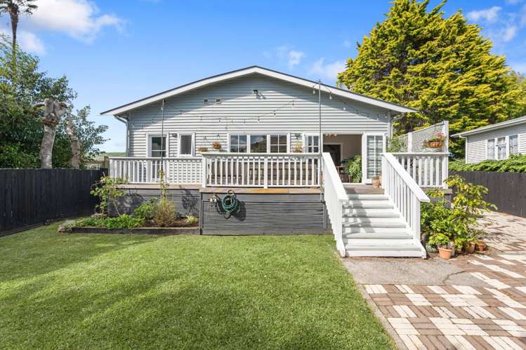 3 Fairlands Avenue 1823_17