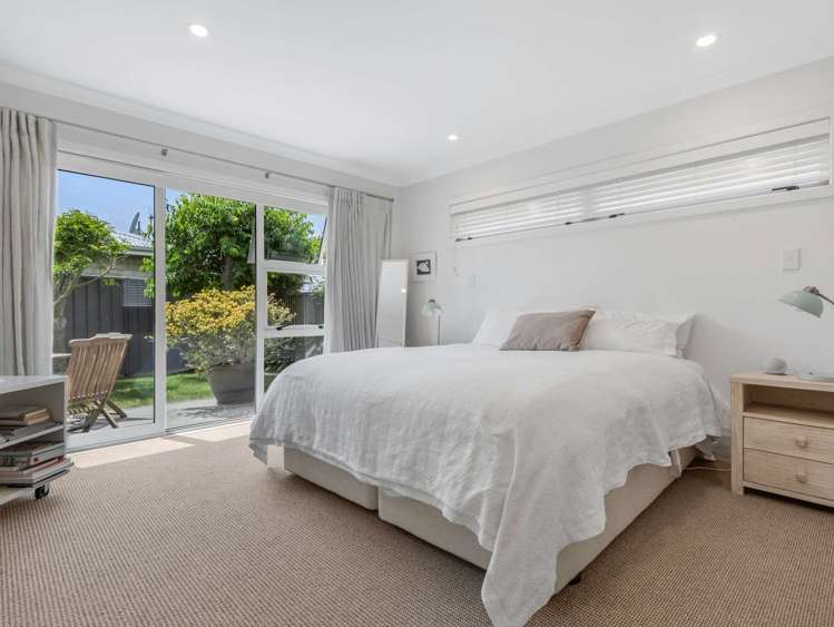 10 Gregory Grove Clive_6