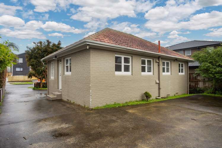 8 Renton Road Mount Albert_23