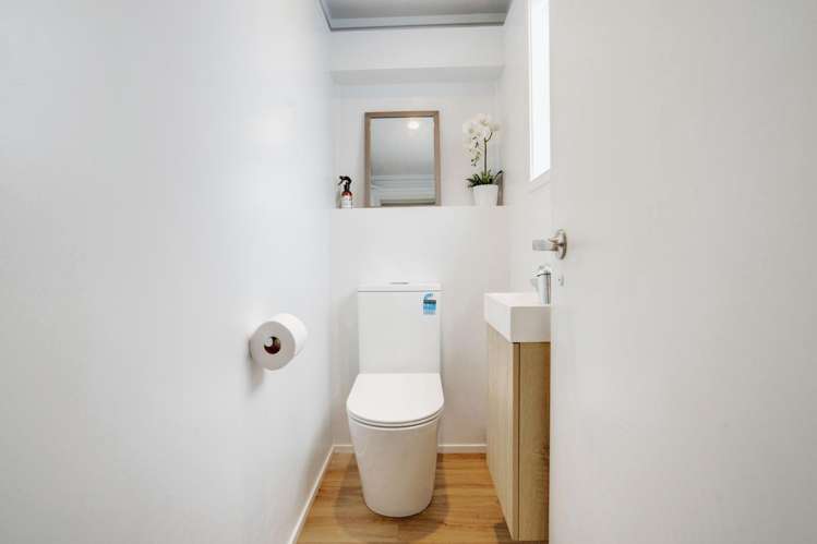 2/5 Eugen Place Bayview_14